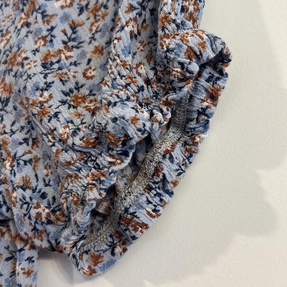 Women’s size small casual - Picture 7 of 9